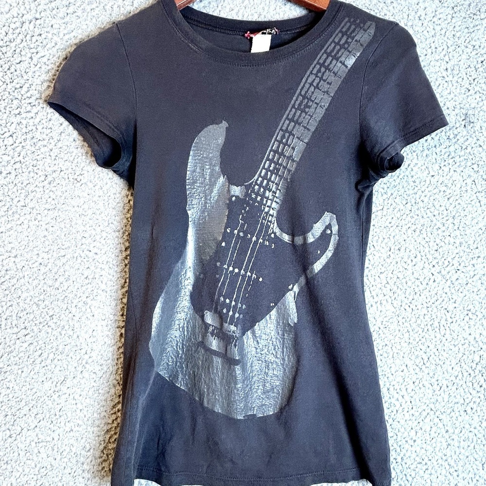 Y2K Fitted Grey Fender Guitar Graphic Baby Doll Tee Shirt Small Slim Fit